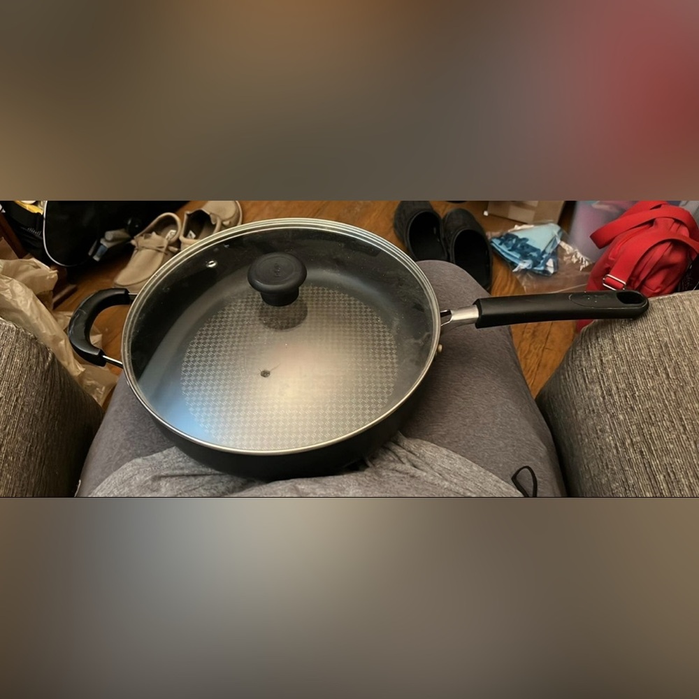 Premium Black Non-Stick Skillet with Glass Lid